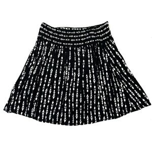 Garage Black and White Feather Design Skirt Elastic Waist Spring Summer Boho S